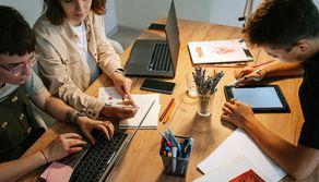 Dall'ingegnere dell'AI al Contabile: le 15 professioni più in crescita in Italia secondo LinkedIn