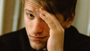 I piccoli traumi scolastici che ci portiamo dietro fino all’età adulta