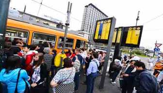 Mezzi pubblici, più di 200 euro per andare a scuola