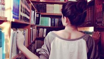 Prof le scrive ti amo, lei diffonde il biglietto