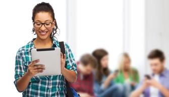 App a scuola: 1 su 2 le usa al posto dei dizionari