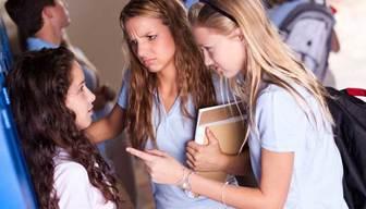 Bullismo: per 1 su 3 il bullo è una ragazza