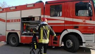 Solaio crolla a scuola, 2 feriti