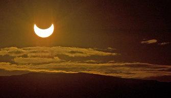 Eclissi mania: a scuola si segue in radio