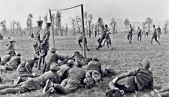 Quei ragazzi in trincea, tra sport e fucile