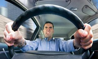 I 5 personaggi più odiosi che trovi nel traffico della mattina