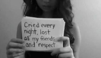 Violenza sulle donne, non solo botte: la nuova arma per uccidere è la rete