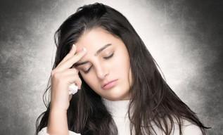 Bullizzata per un mal di testa: lascia la scuola