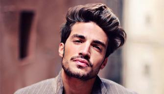 Mariano Di Vaio, l'outfit ideale per il colloquio orale della maturità