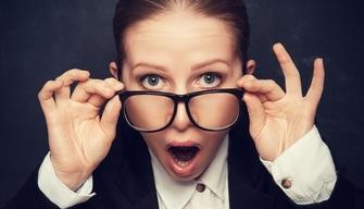 Senza slip davanti compagni e prof: studente denunciato per atti osceni