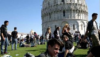 A Pisa per i 100 giorni alla Maturità: riti e tradizioni