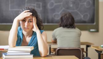 Gli studenti italiani sono i più stressati d'Europa. Colpa dei prof?