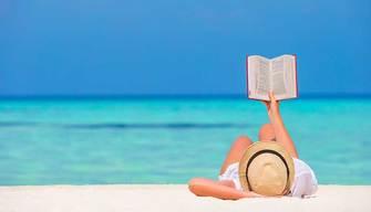 Compiti delle vacanze, i 10 libri più  "sbirciati" sul web: Pirandello re dell'estate 2018