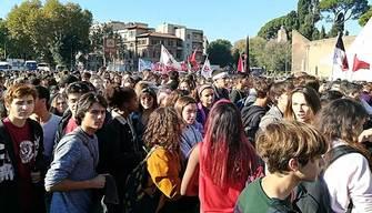 13 ottobre, studenti in piazza: vogliamo un'alternanza di qualità