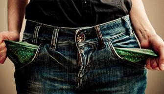 Cellulare rubato al prof: studenti pagano 5 euro l'uno