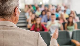 Identikit del prof universitario: maschio e over 50