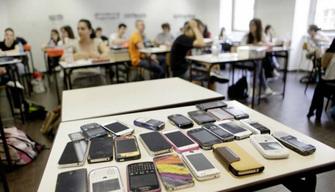 Una settimana senza smartphone e internet: a scuola arriva il digital detox