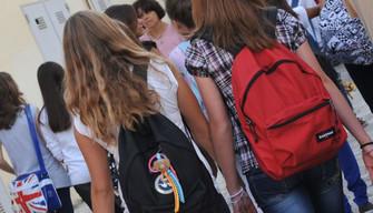 Studenti accompagnati, arriva la proposta di legge. I genitori potranno autorizzare i figli a tornare da soli