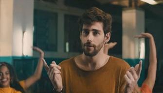 La Cintura di Alvaro Soler: testo e traduzione del tormentone 2018
