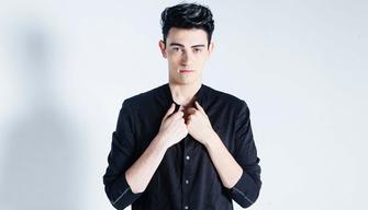 Michele Bravi torna sui social dopo l’incidente