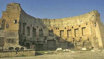 Evoluzione e Influenza della Casa Etrusca nell'Architettura Italiana