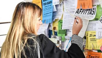 Fuori sede nella “giungla” degli affitti: per risparmiare si convive. Ma trovare casa è più facile per le ragazze