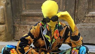 Checking Invoices, chi è l’influencer protagonista della Milano Fashion Week