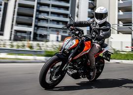 Come prendere la patente A1/B1 per moto e microcar