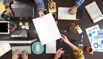 Lavoro, le soft skills per essere assunti: lavoro di gruppo e capacità nell’orientamento al servizio