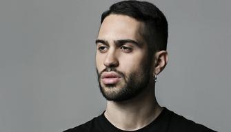 Mamhood traccia d'esame? Il cantante cade nella fake news della Maturità 2019