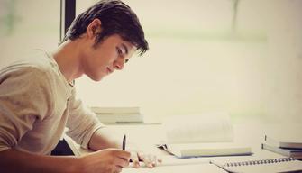 Come scrivere una tesi di laurea: guida completa