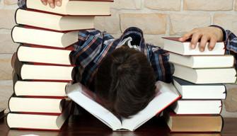 Universitari "incatenati" alla laurea: più di 1 su 3 mente per non deludere i genitori