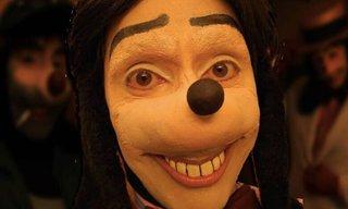 Blue whale, Jonathan Galindo e Momo: come nascono e come funzionano le challenge più pericolose del web