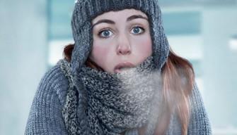 Scuole fredde, per 1 su 3 lezioni in un clima ‘polare’. Termosifoni k.o. e spifferi lasciano al gelo i ragazzi