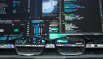 Studiare informatica fa trovare lavoro: ma perché i giovani non la scelgono?