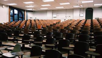 A Napoli può iscriversi all’università solo chi ha preso 100 alla maturità