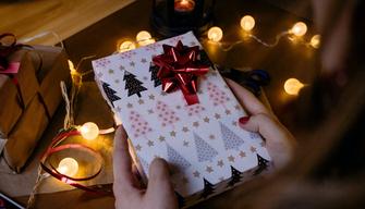 Natale 2020: cosa regalare al fidanzato e alla fidanzata