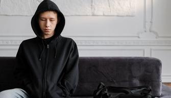 Si lancia nel vuoto a 11 anni: l'ombra della challenge mortale dietro il gesto