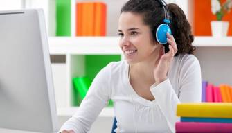 Scuole chiuse: è boom di ripetizioni online. Con la didattica a distanza i ragazzi si impegnano di più