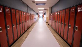 Gli effetti del Covid sulla scuola, i dati OCSE: Italia tra i paesi dove la chiusura è stata più lunga, ma oggi le classi sono tra le meno affollate