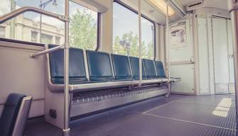 Ritorno a scuola? Con mamma e papà: 1 studente su 5 abbandona i mezzi pubblici per paura del Covid