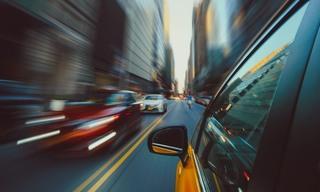 Planking Challenge, la nuova sfida su Tik Tok: gettarsi sulle macchine in corsa