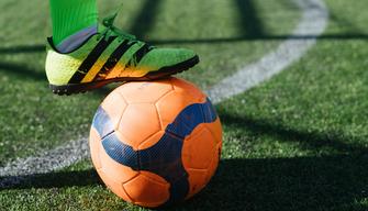 Calcetto in zona gialla, le regole per gli sport di contatto