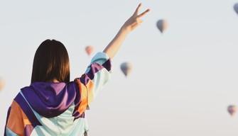 La GenZ? Gender fluid, “arrabbiata” con gli adulti e piena di sogni: ecco chi sono i ragazzi degli anni ‘20