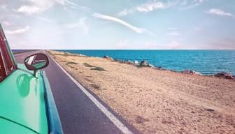 Maturità 2021: si vaccina tutta la classe. "Prima gli esami, poi insieme a Mykonos"