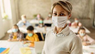 Docenti allontanati durante la lezione per il Green Pass scaduto