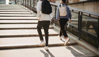 Vietato dire "praticamente" e "cioè" a scuola: la decisione che scatena le polemiche