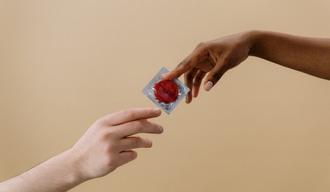 L’HIV non è morto e in Italia colpisce anche i giovani: ora l’incidenza maggiore di nuovi casi è tra i 25 e i 29 anni