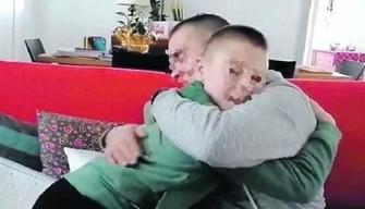 A 12 anni accudisce il padre con l'Alzheimer, proclamato Alfiere della Repubblica