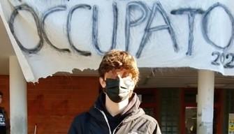 Studenti del liceo salgono sul tetto della scuola: "Vogliamo un incontro con il ministro"